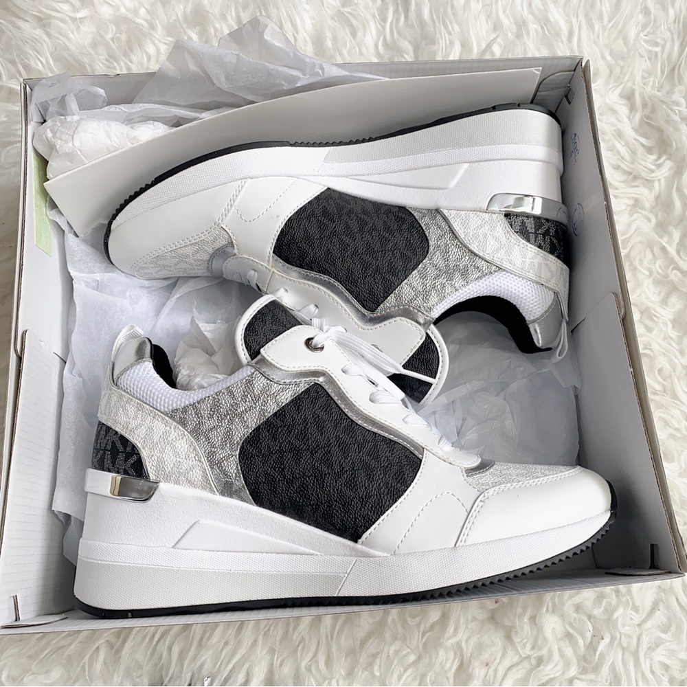 Michael kors women’s Crista Mixed-Media Trainer size 10 - Picture 7 of 10